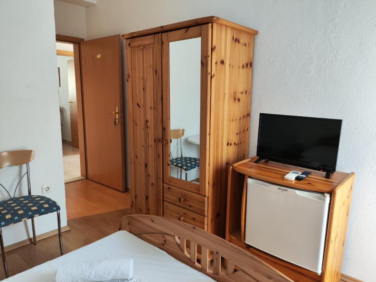 Apartment Niko Podstrana