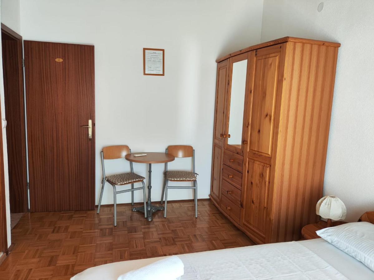 Niko Apartment